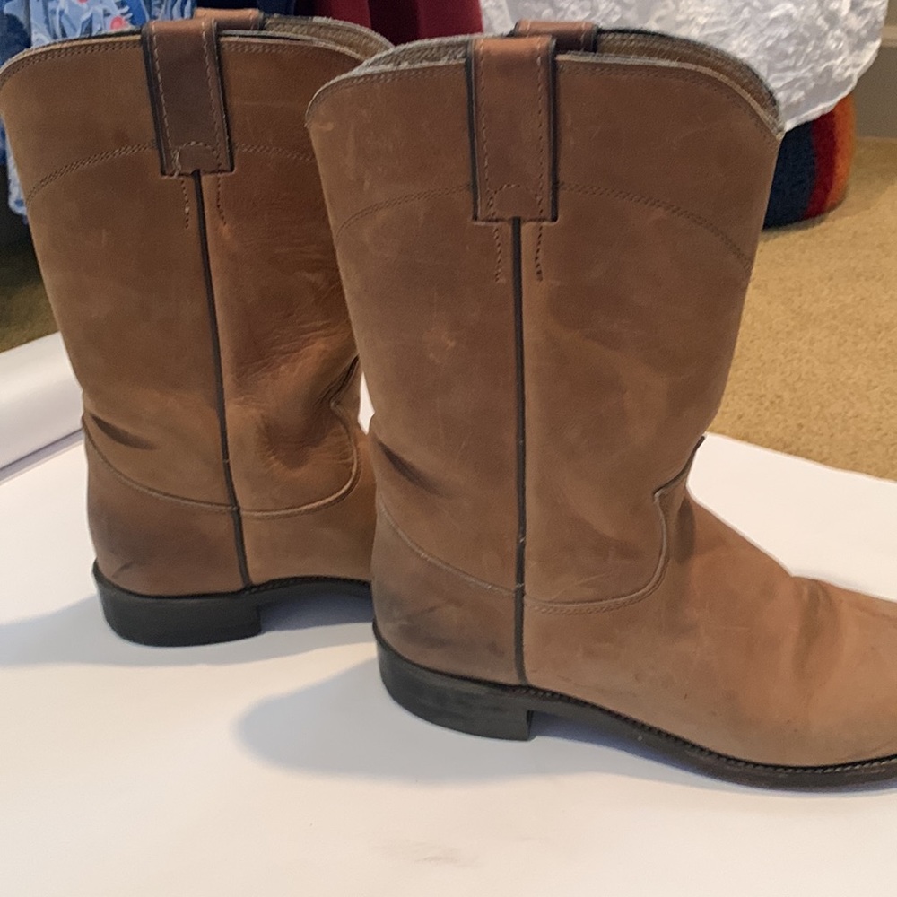 Brown Justin boots, size 8 1/2